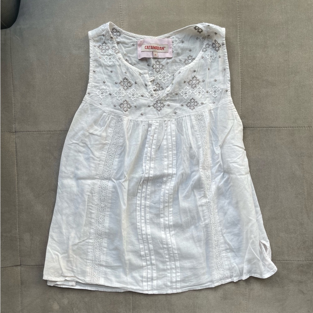 Catamaran White Cotton Sleeveless Blouse with Beautiful Guayabera Detailing